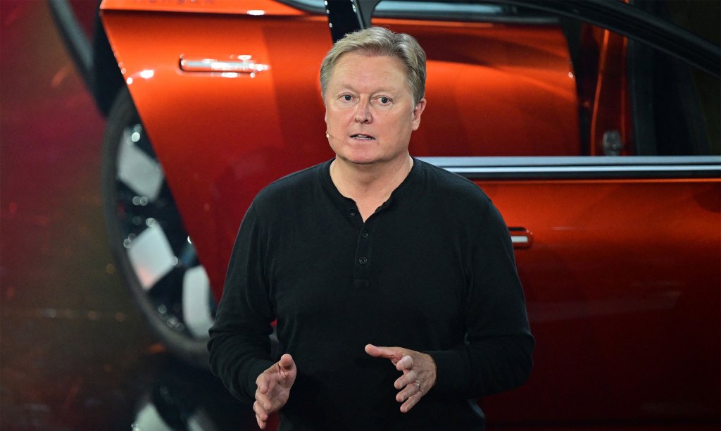 Fisker วางแผนลดพนักงานมากขึ้นเมื่อเงินลดลงและล้มละลายเฉียงมาถึง